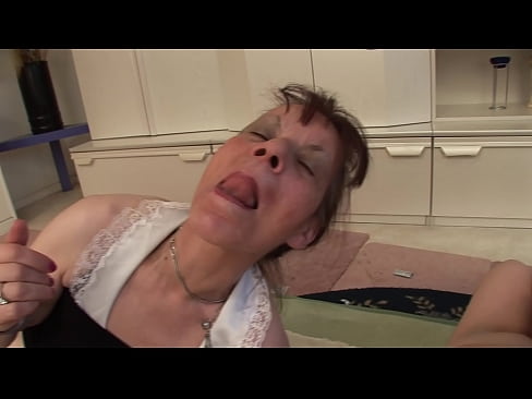 ❤️ Zwei Großmütter und ein Großvater haben einen Dreier ️❌ Fucking video bei uns de.virtsextor.ru ☑