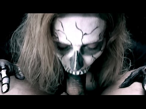 ❤️ Dämonenmädchen lutscht Schwanz mit ihrem schwarzen Mund und schluckt Sperma. ️❌ Fucking video bei uns de.virtsextor.ru ☑
