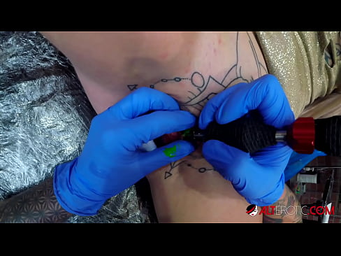 ❤️ Extrem tätowierte Hottie Sully Savage hat ein Tattoo auf ihrer Klitoris ️❌ Fucking video bei uns de.virtsextor.ru ☑